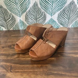 Kelsi Dagger Block Heel Slide